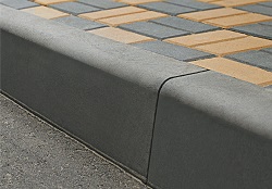 Борт тротуарный и дорожный